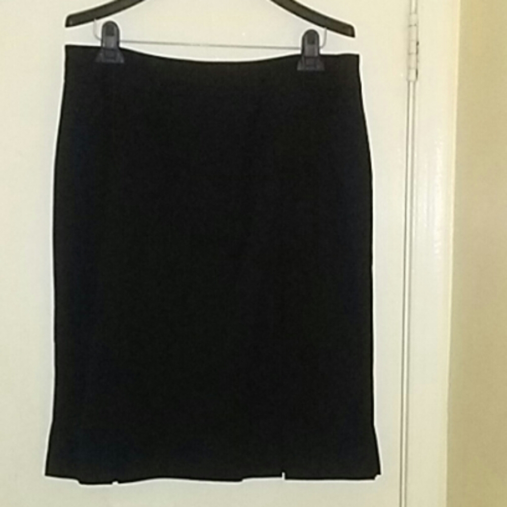 Kasper Black pencil skirt